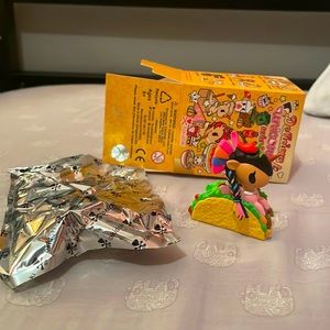 delicious unicorno series 2 Taco Bellisma TokiDoki